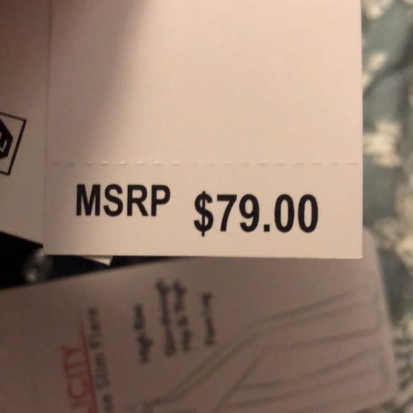 NWT Seven7 Ladies Slim Flare Jeans - Picture 12 of 12